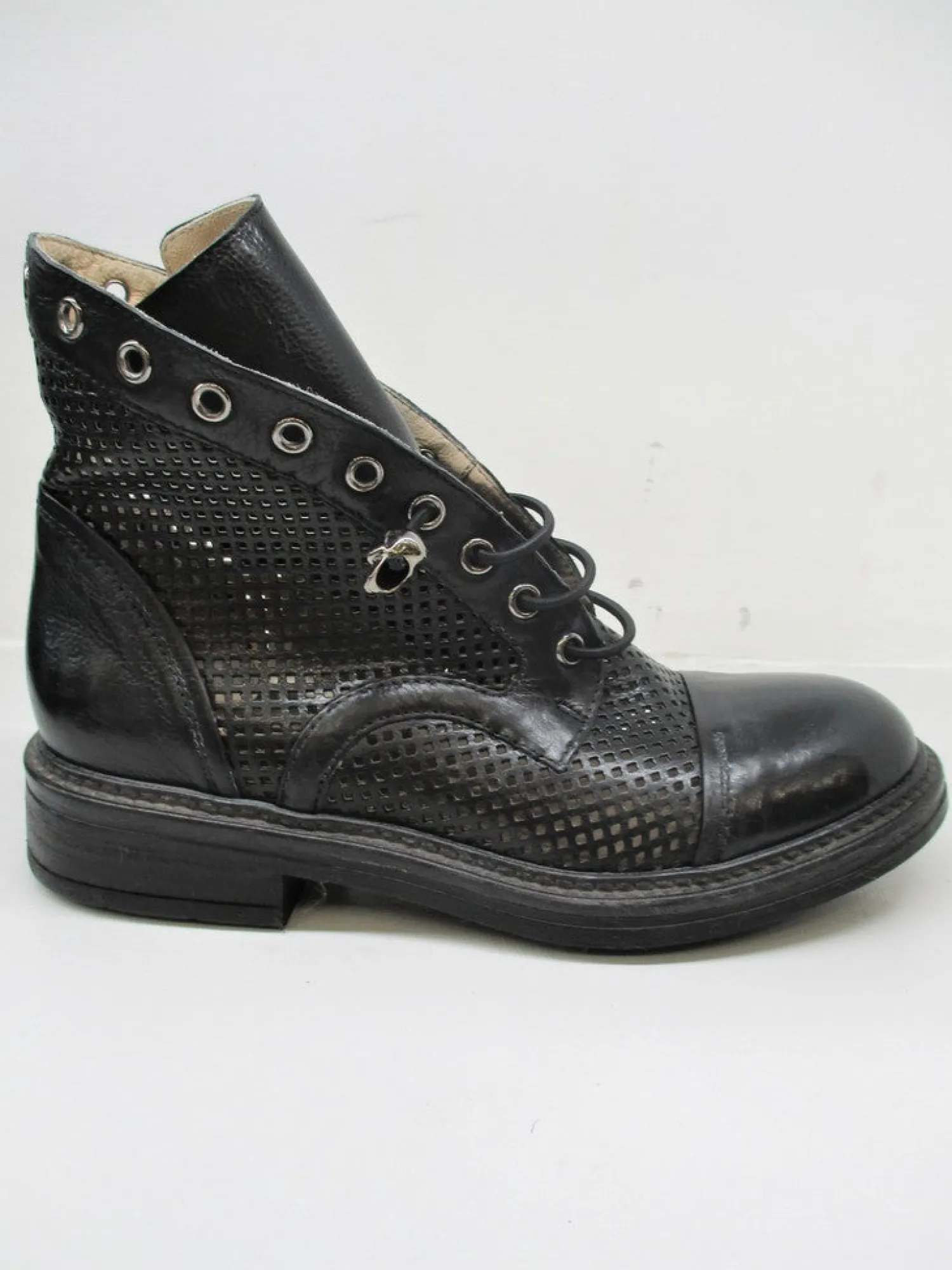 Anfibio donna pelle 6011 nero<Fru.it New