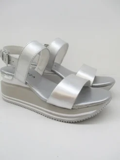 Sandalo pelle donna Helyette argento<Apepazza New