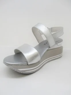 Sandalo pelle donna Helyette argento<Apepazza New