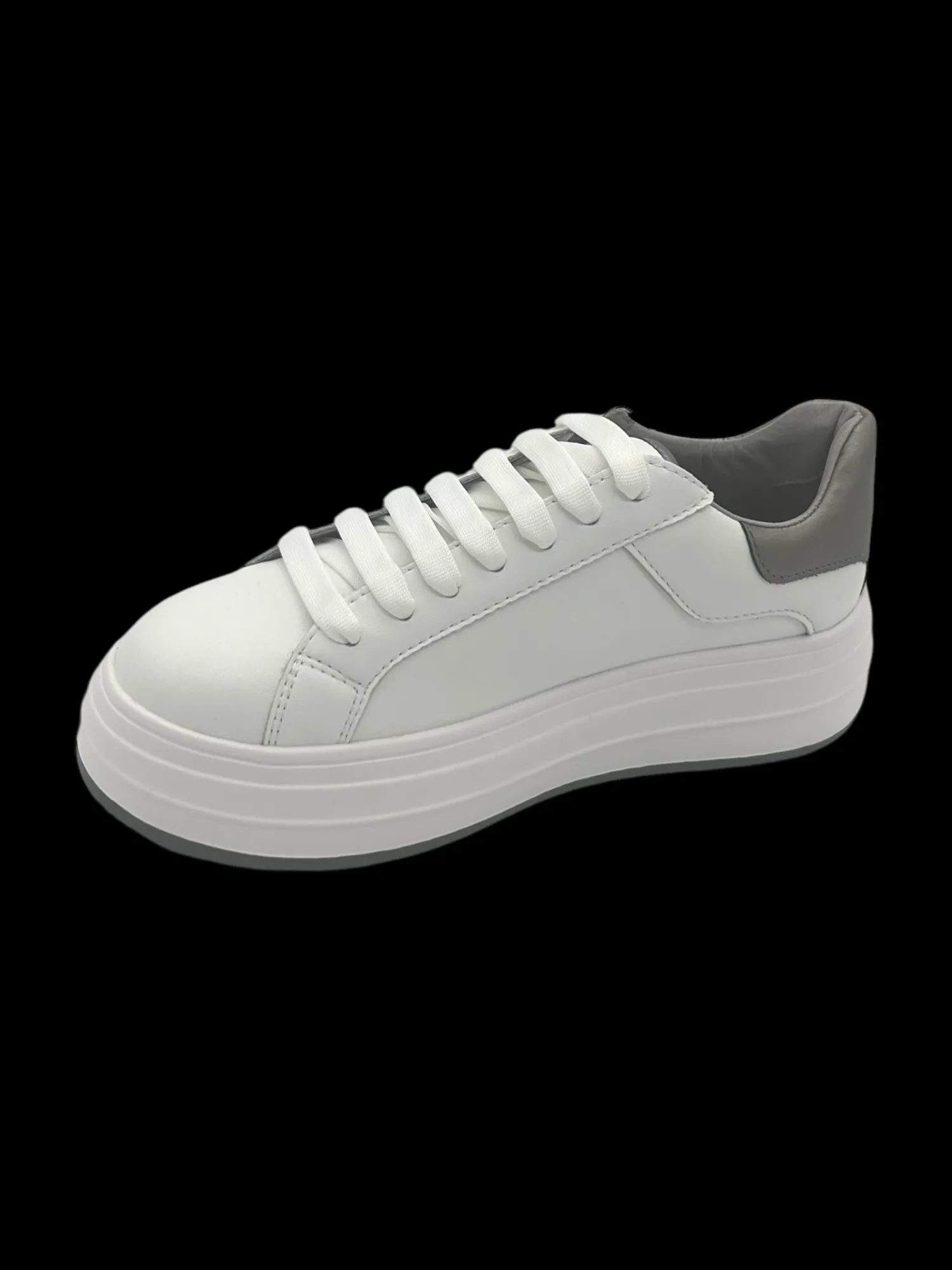 Sneakers donna pelle borchie White - Lucrezia -<Apepazza Fashion